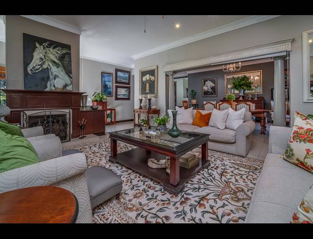 6 BEDROOM FREEHOLD FOR SALE IN COWIES HILL